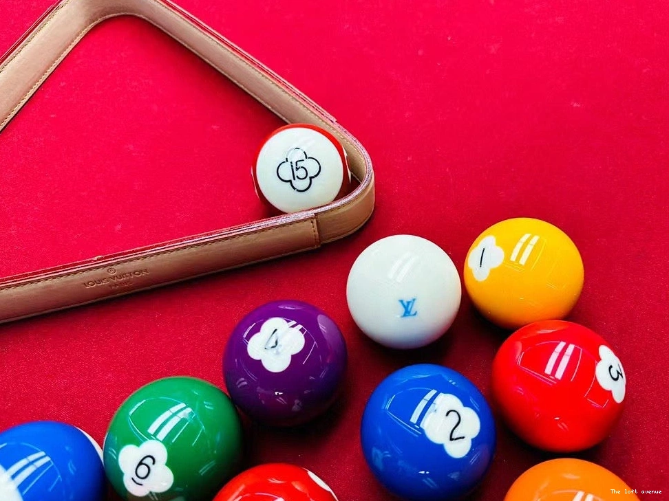 LV TABLE POOL SET 0712